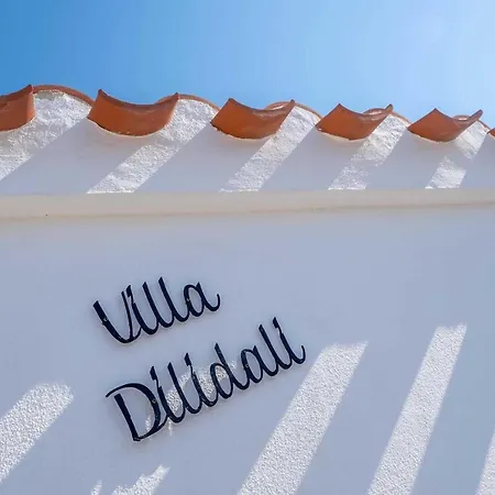 Dili Dali Villa *